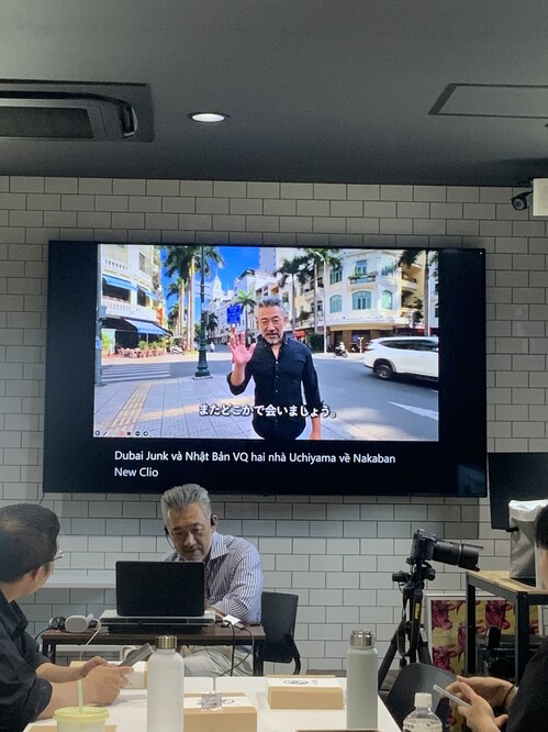社長とAI社長３.jpg